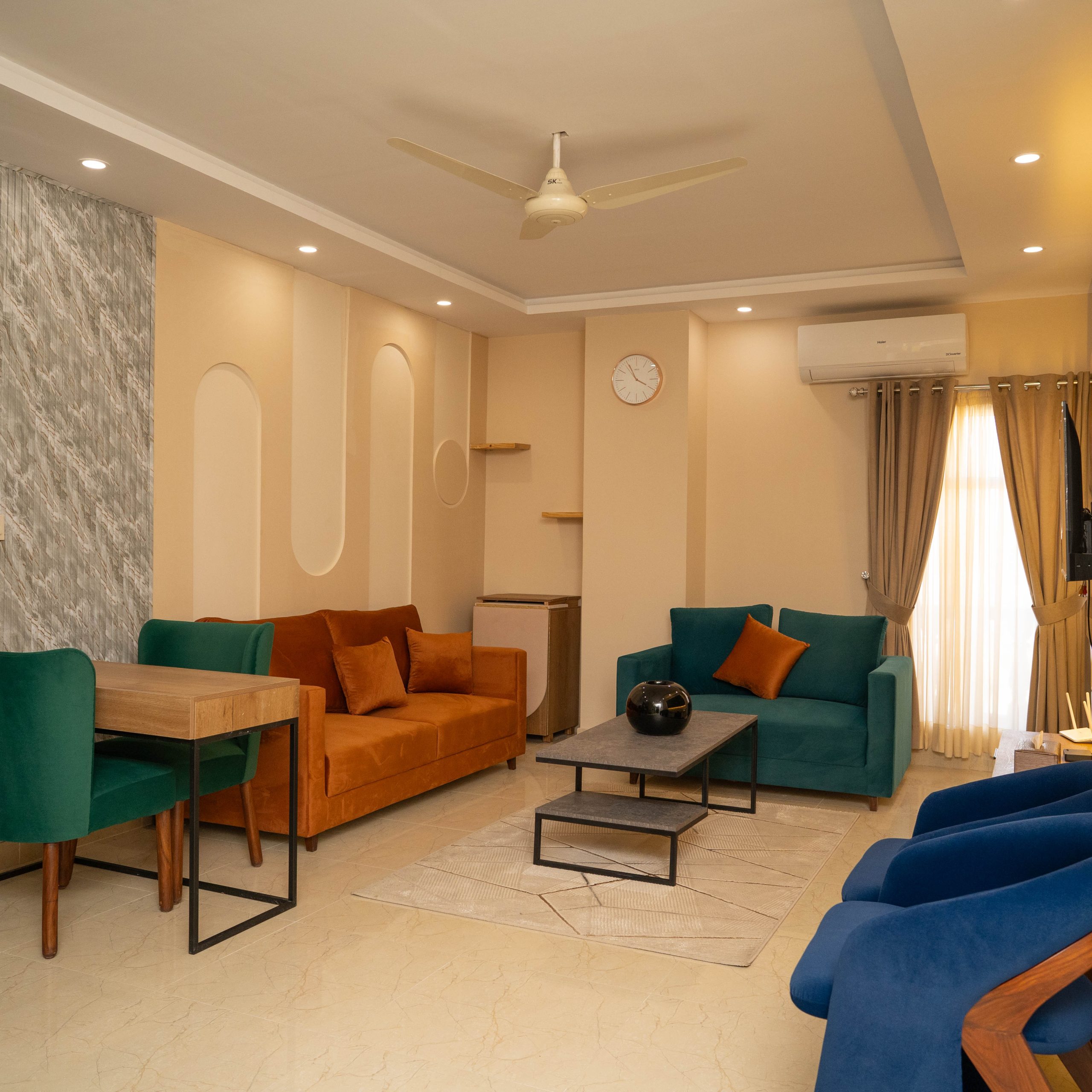 Executive 2BR, Near Airport