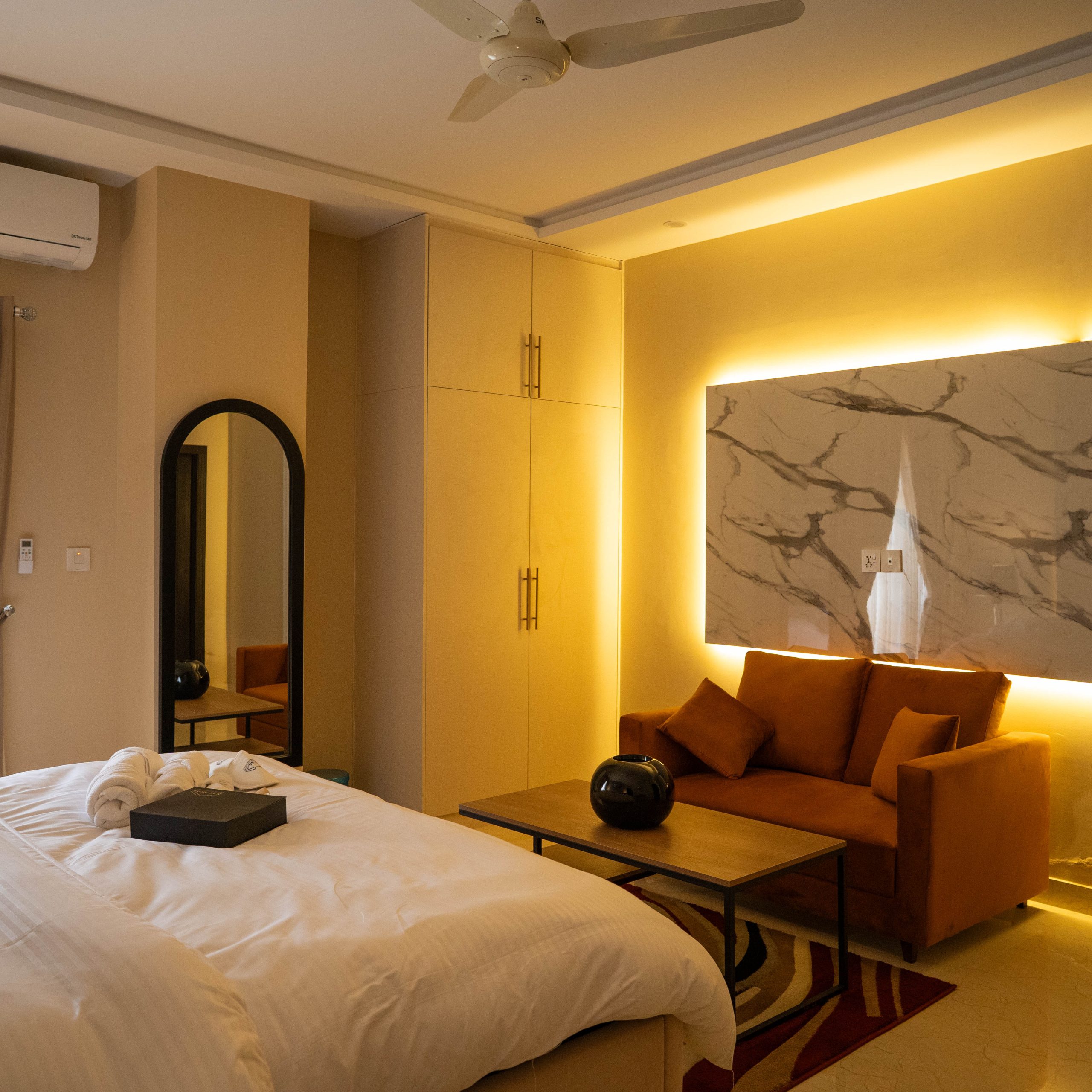 Executive Luxury 1BR Suite